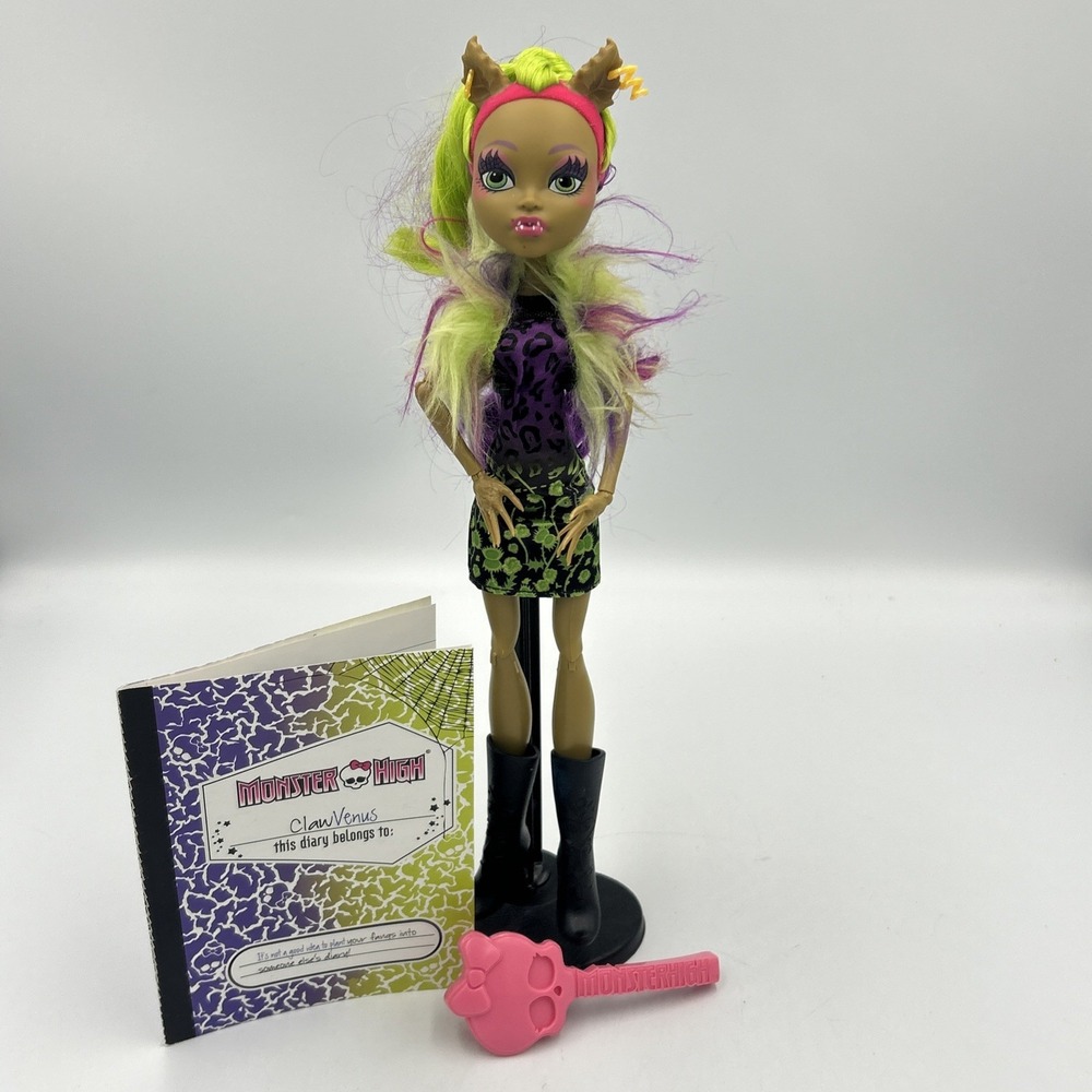 ClawVenus Freaky Fusion Monster High Doll Clawdeen Wolf w/ Stand Brush Diary